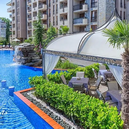 Студия Для 3-Х С Видом На Бассейн В Шикарном Каскадас Apartmán *
